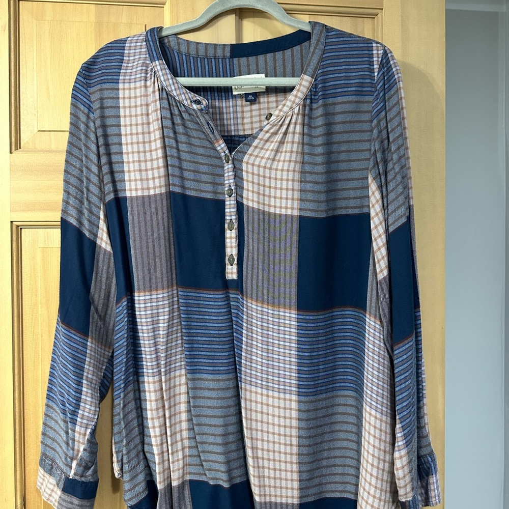 Long sleeve shirt